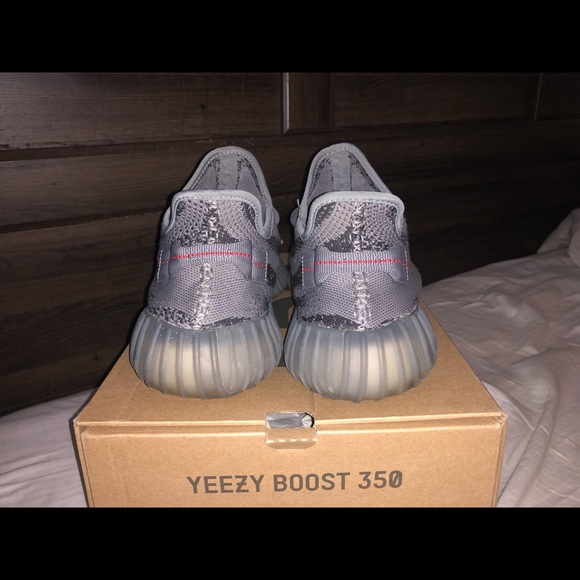 Yeezy Boost 350 V2 Beluga 2.0 - Picture 3 of 8